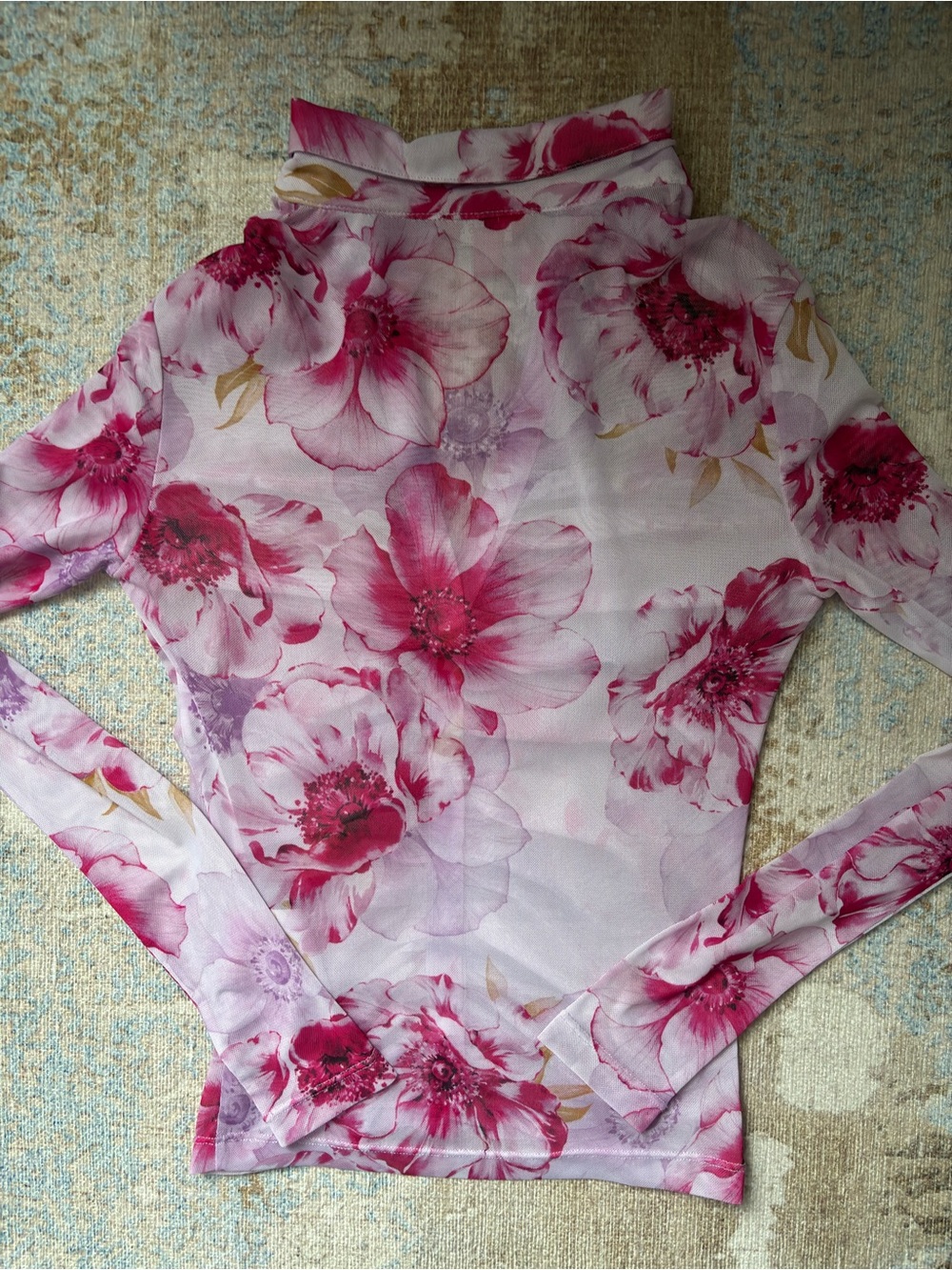Express Pink Floral Ruched Button-Down Top - Picture 4 of 6